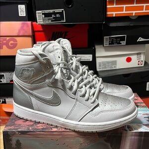 Nike Air Jordan 1 High OG - White and Grey